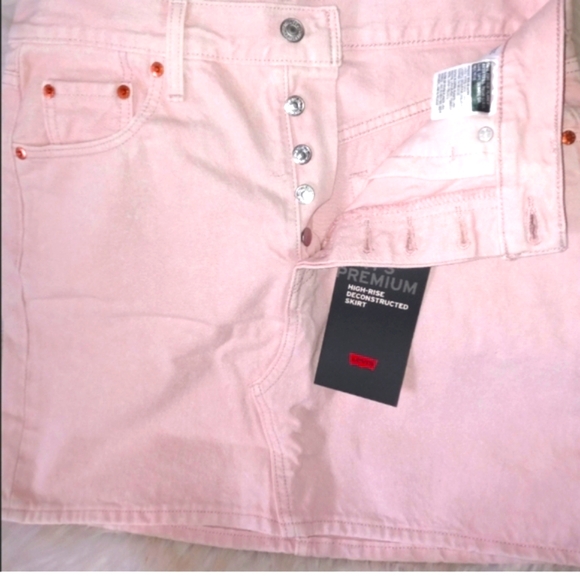 Levi's pink stonewash mini - Picture 2 of 8